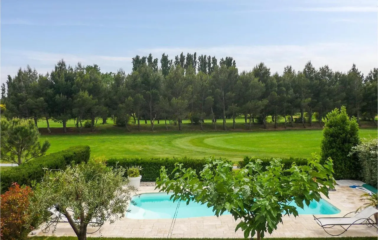 Stunning Home In Vedene With Wifi France